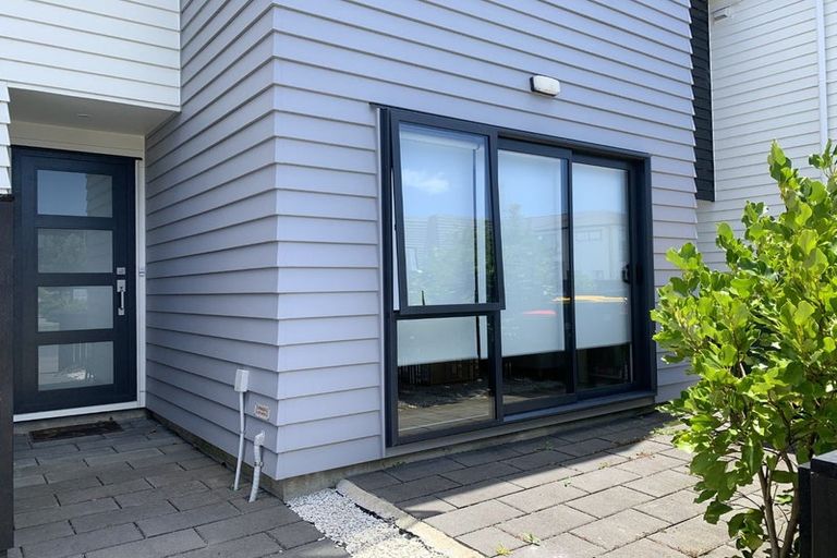 Photo of property in 33 Gecko Road, Hobsonville, Auckland, 0616