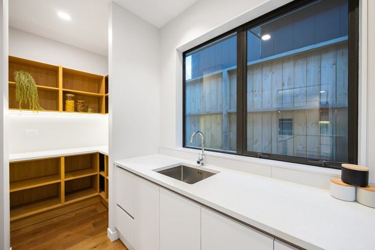 Photo of property in 15 Kumukumu Road, Long Bay, Auckland, 0630