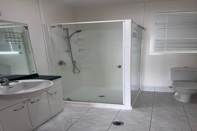 Photo of property in Ellerslie Court, 2/3c Harrison Road, Mount Wellington, Auckland, 1060
