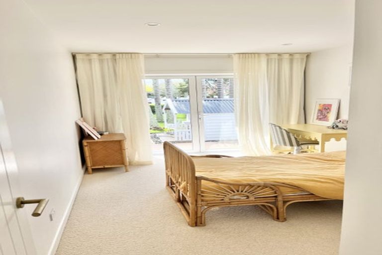 Photo of property in 1/27 Motuora Road, Manly, Whangaparaoa, 0930