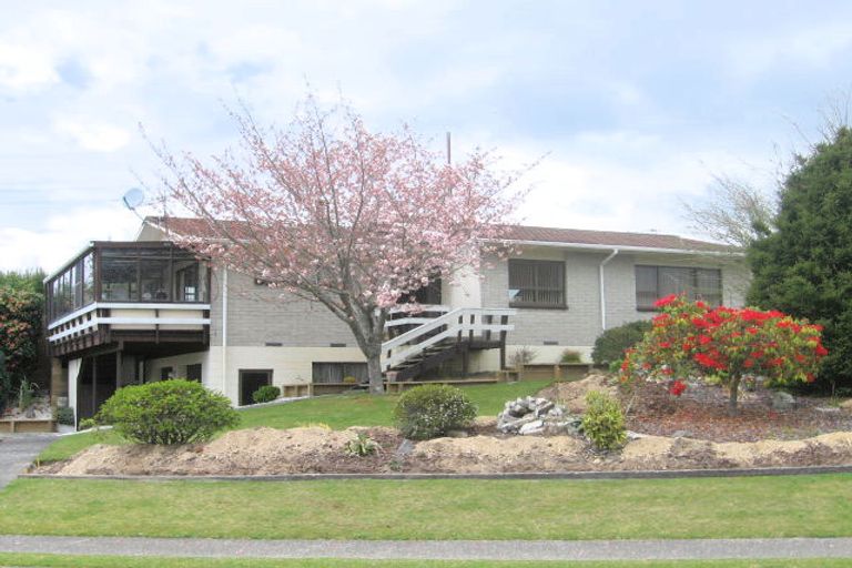 Photo of property in 51 Neri Crescent, Pomare, Rotorua, 3015