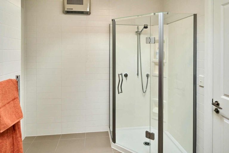 Photo of property in 2 Blundell Way, Heretaunga, Upper Hutt, 5018