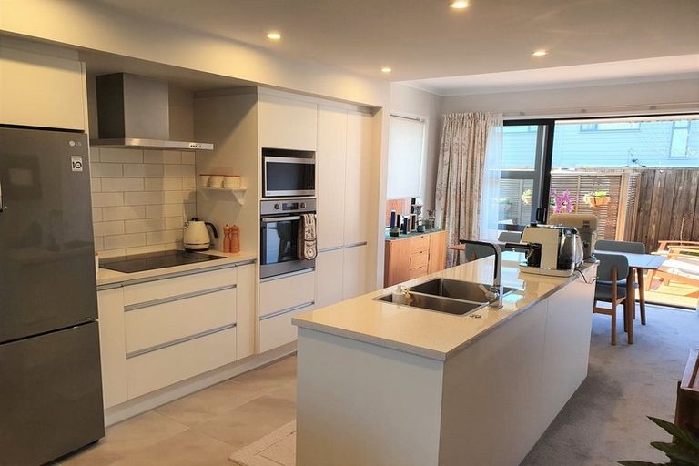 Photo of property in 9 Sacred Kingfisher Road, Hobsonville, Auckland, 0616