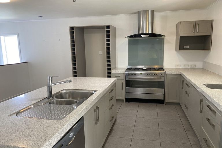 Photo of property in 24 Spencer Road, Pinehill, Auckland, 0632