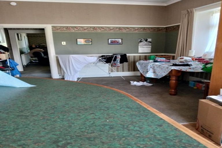 Photo of property in 215 Bridge Street, Bulls, 4818