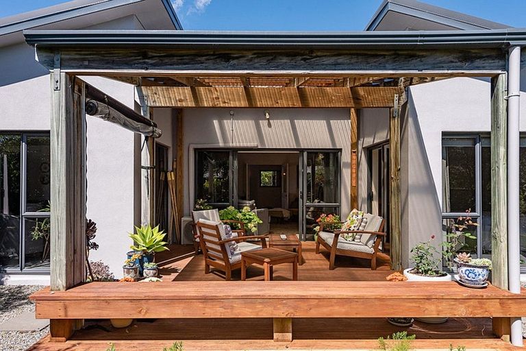 Photo of property in 11 Port Lane, Whitby, Porirua, 5024