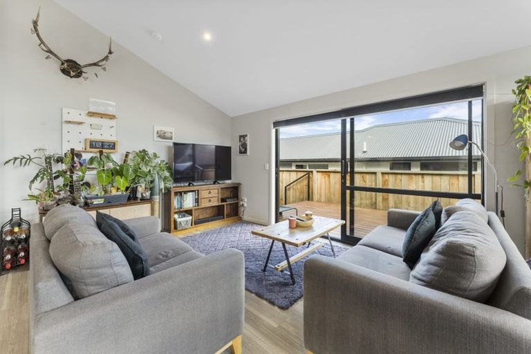Photo of property in 72 Jack Hanley Drive, Jacks Point, Queenstown, 9371