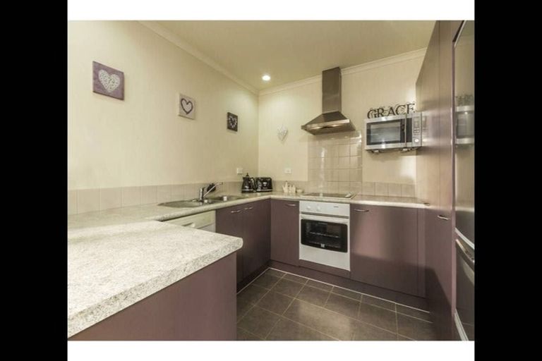 Photo of property in 10a Louvain Place, Greenhithe, Auckland, 0632