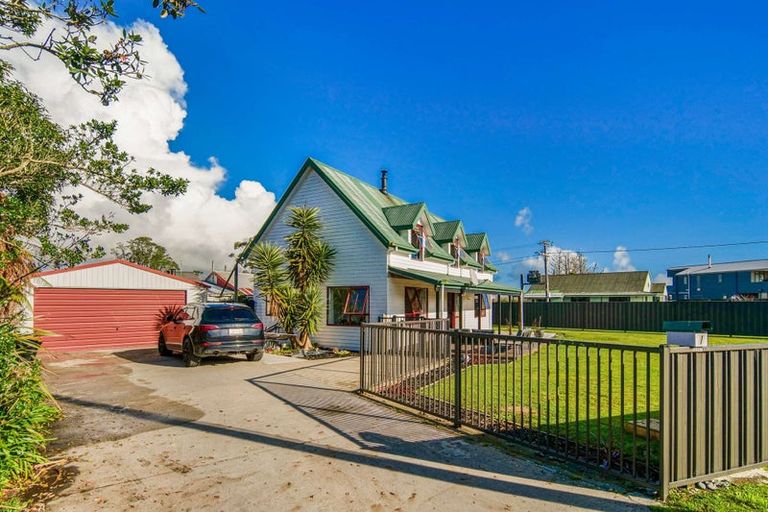 Photo of property in 1 Derby Street, Westport, 7825