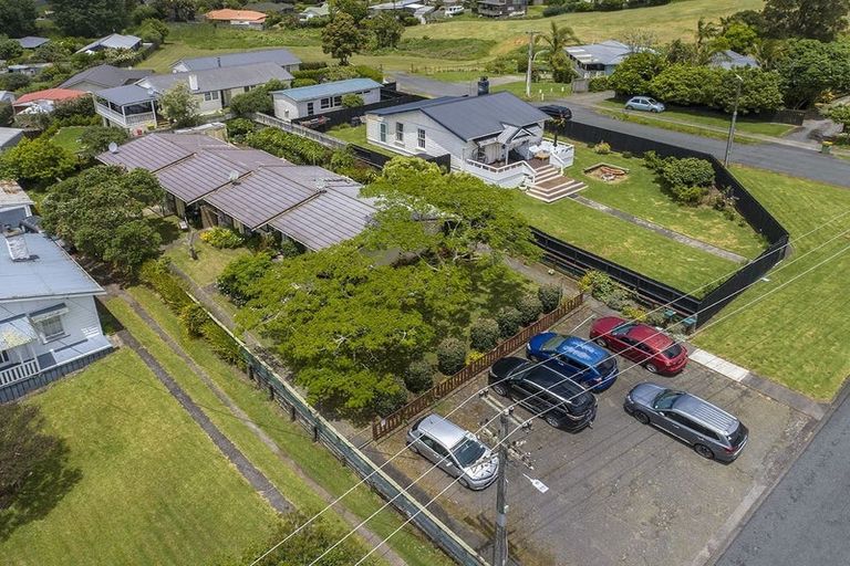 Photo of property in 2/3 Miro Street, Helensville, 0800