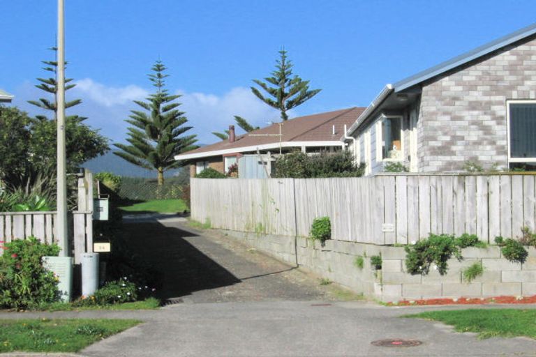 Photo of property in 36 Rutherford Drive, Waikanae Beach, Waikanae, 5036