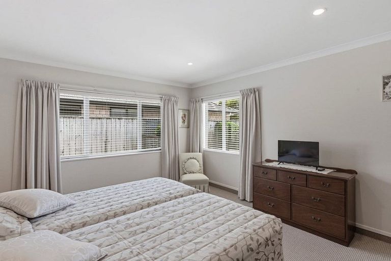 Photo of property in 2 Pearson Place, Paraparaumu, 5032