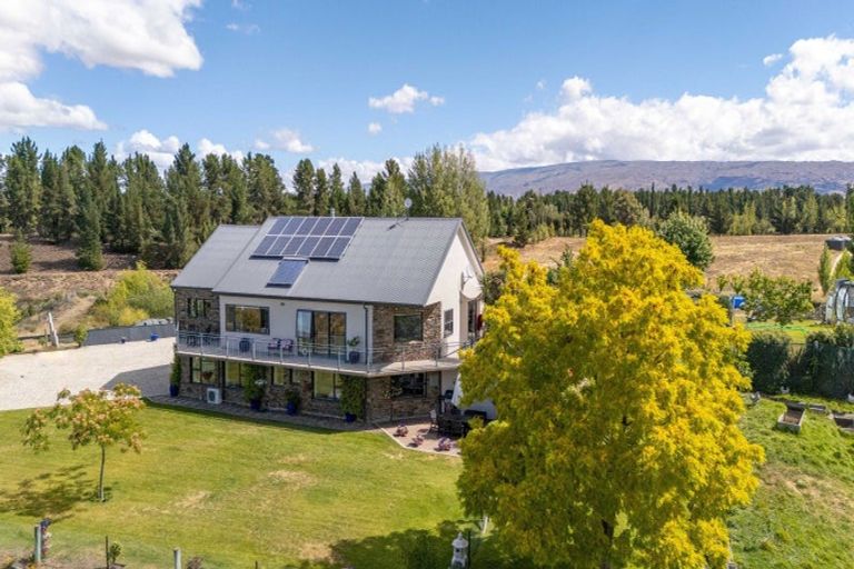 Photo of property in 233 Letts Gully Road, Letts Gully, Alexandra, 9393