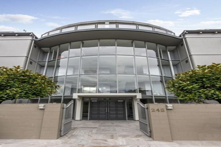 Photo of property in 2/245 Montreal Street, Christchurch Central, Christchurch, 8013