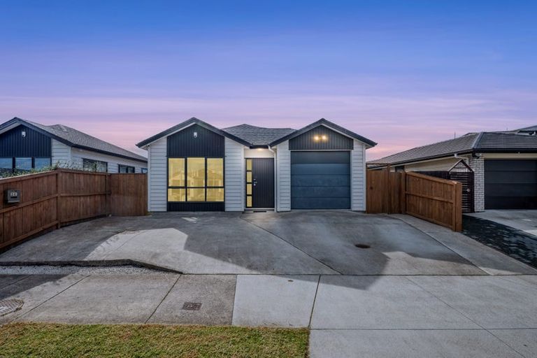 Photo of property in 26 Survila Street, Takanini, 2110