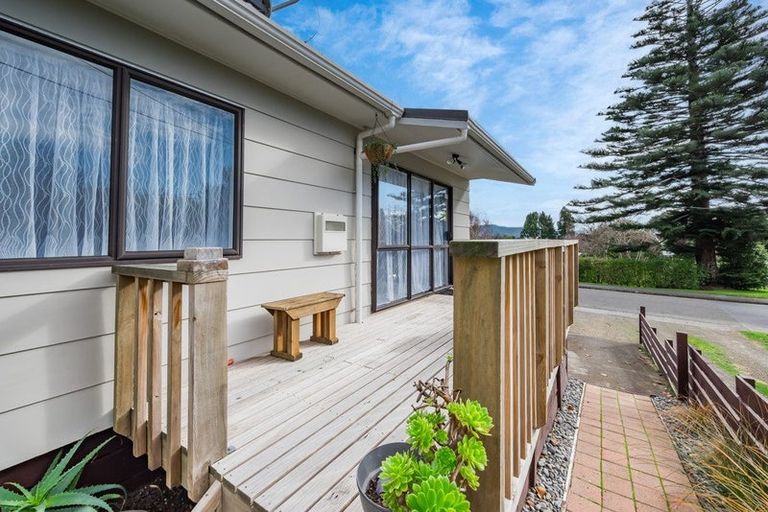 Photo of property in 60a Aorangi Road, Paraparaumu, 5032