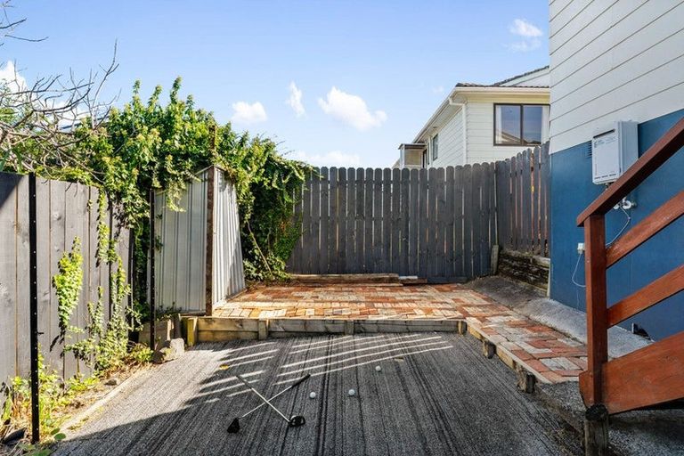 Photo of property in 1/14 Chislehurst Street, Henderson, Auckland, 0612