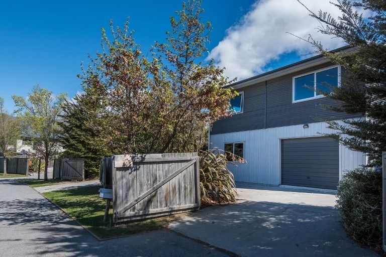 Photo of property in 47 Rob Roy Lane, Wanaka, 9305