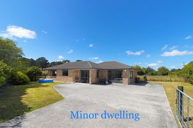 Photo of property in 131 Foster Road, Kumeu, 0891