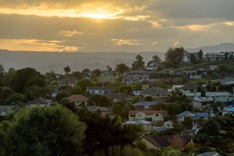 Photo of property in 17 Greenvale Place, Welcome Bay, Tauranga, 3112