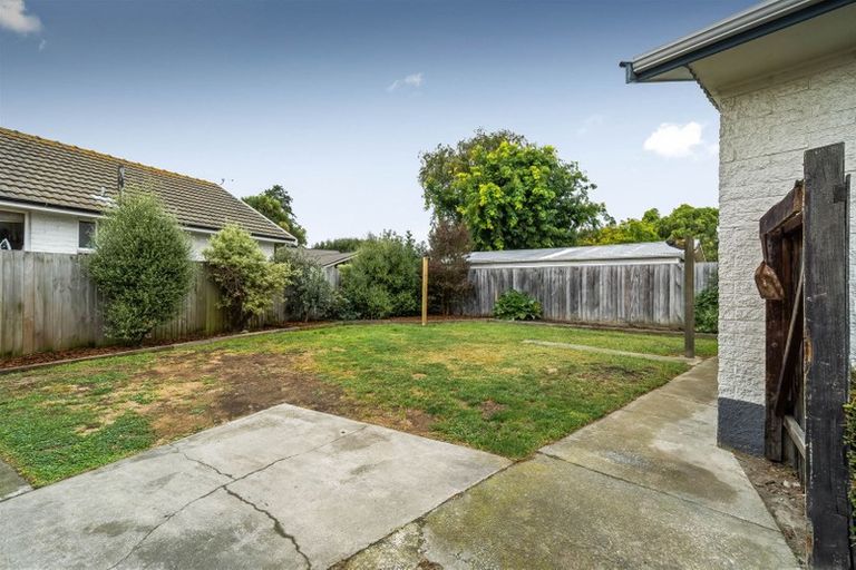 Photo of property in 2 Bidwell Place, Hillmorton, Christchurch, 8025