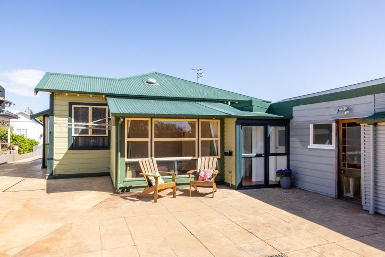 Photo of property in 3 Kinross White Street, Napier South, Napier, 4110