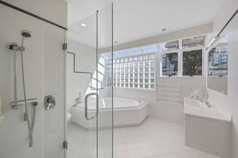 Photo of property in 13 Lighthouse Road, Bluff Hill, Napier, 4110