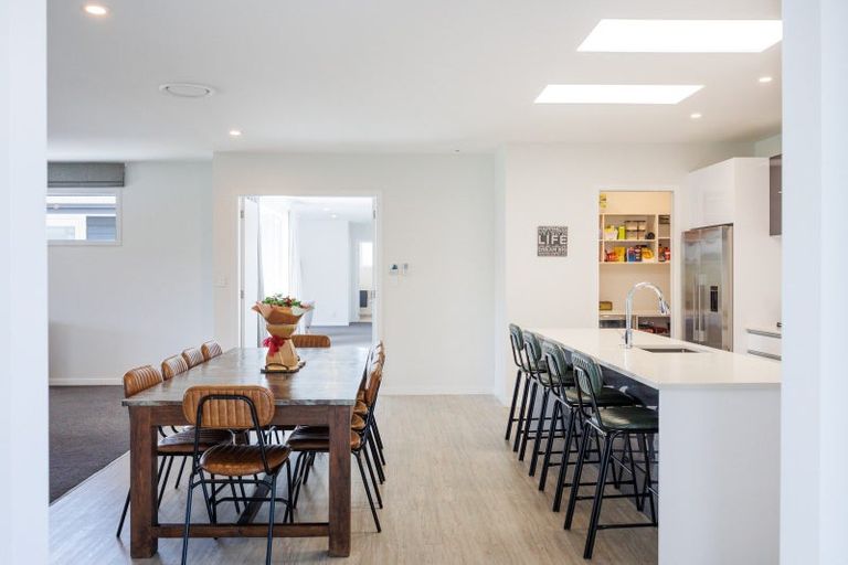 Photo of property in 33 Hartwell Drive, Kelvin Grove, Palmerston North, 4470