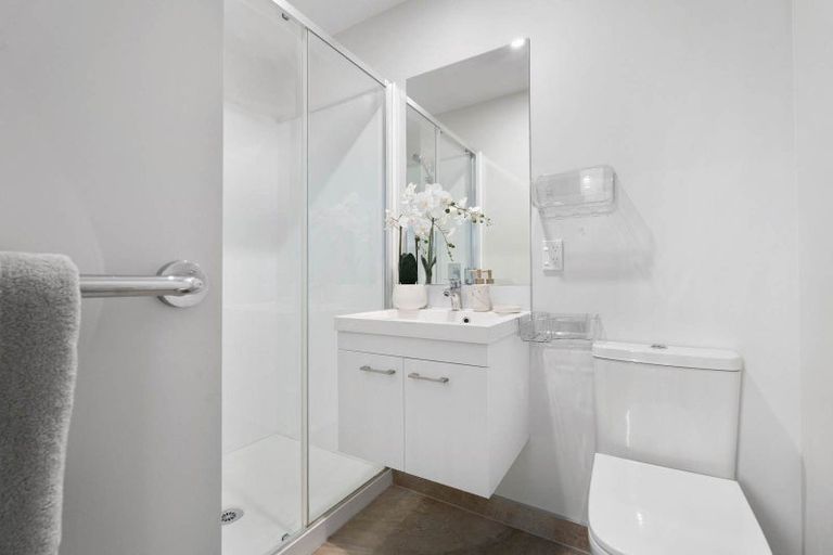 Photo of property in 60d Seymour Road, Sunnyvale, Auckland, 0612