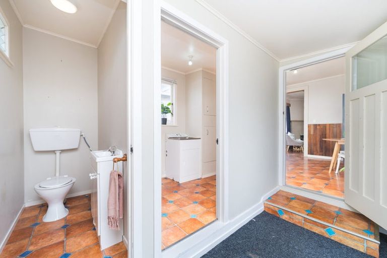 Photo of property in 43 Lyndhurst Street, Takaro, Palmerston North, 4412