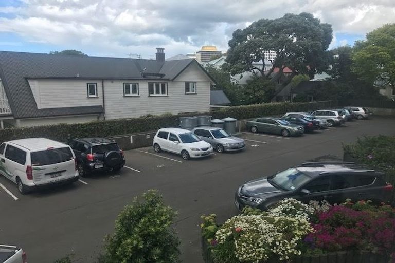 Photo of property in Hobson Court Flats, 15/70 Hobson Street, Thorndon, Wellington, 6011