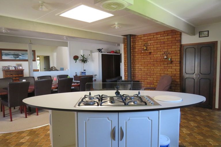 Photo of property in 127 Matakohe East Road, Matakohe, 0593