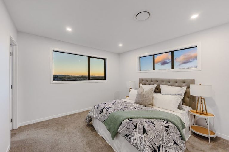 Photo of property in 17 Manawanui Way, Orewa, 0931