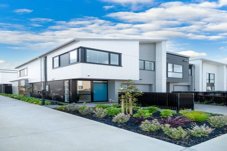 Photo of property in 14 David Carnegie Road, Hobsonville, Auckland, 0616