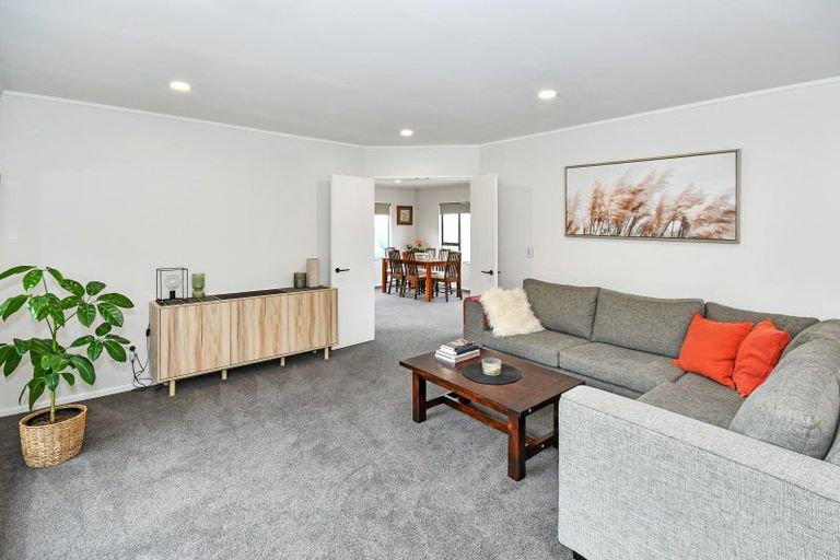 Photo of property in 1/14 Kells Place, Botany Downs, Auckland, 2010