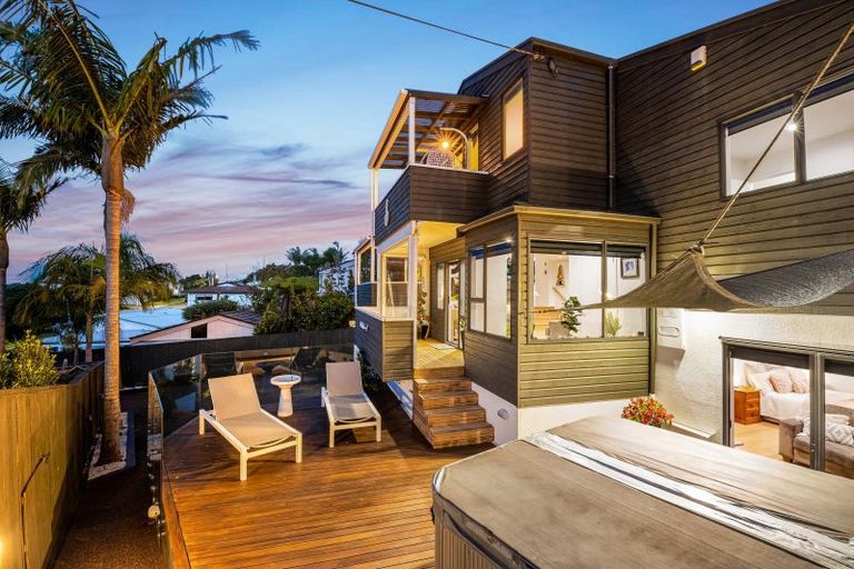 Photo of property in 1/22 Manuwai Road, Torbay, Auckland, 0630