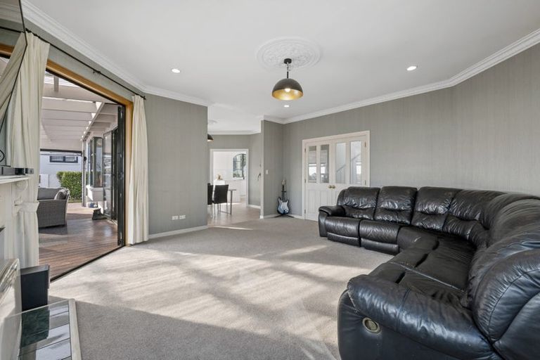 Photo of property in 87 Eliot Street, New Plymouth, 4310