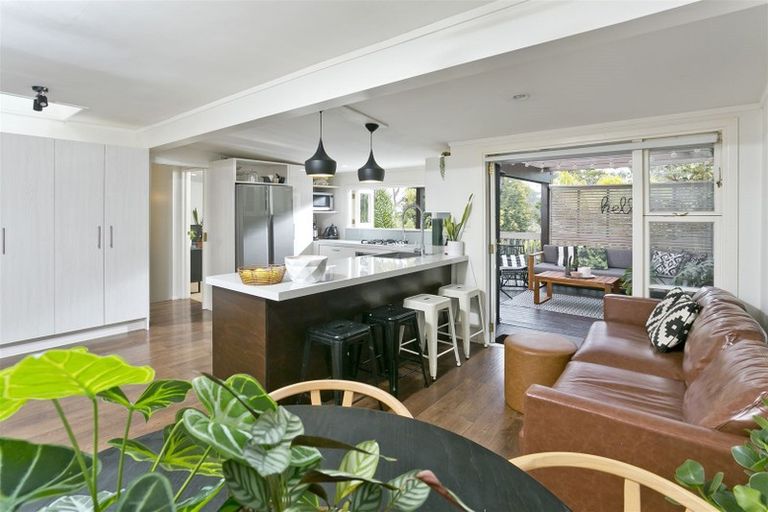 Photo of property in 160 Deep Creek Road, Torbay, Auckland, 0630