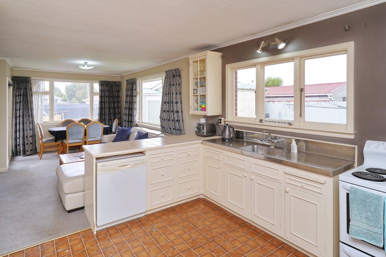 Photo of property in 130 Mooray Avenue, Bishopdale, Christchurch, 8053