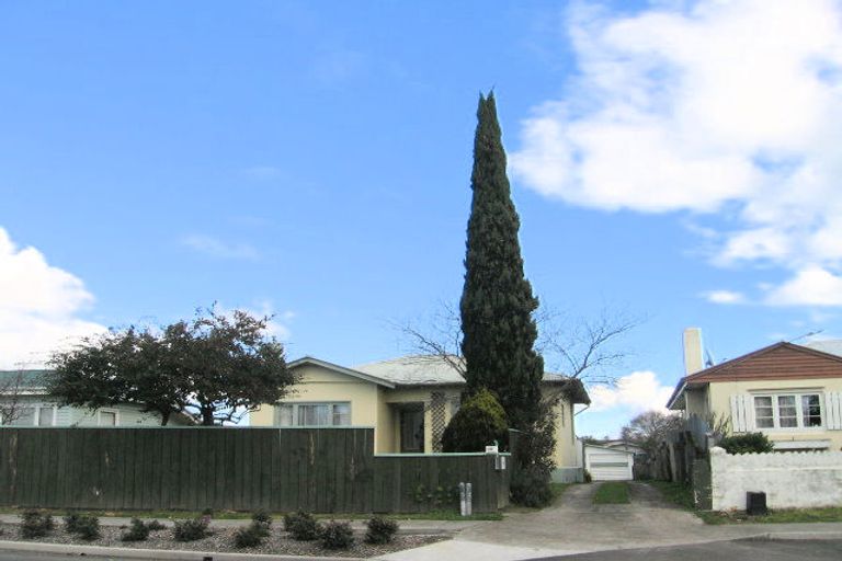 Photo of property in 817 Heretaunga Street East, Parkvale, Hastings, 4122