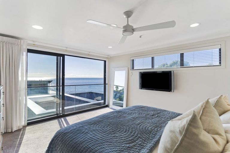 Photo of property in 24 Tiri Road, Milford, Auckland, 0620