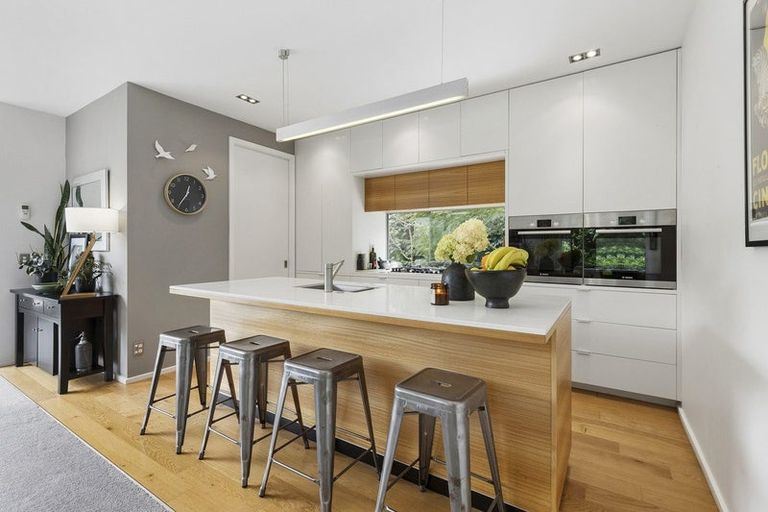 Photo of property in 405b Karori Road, Karori, Wellington, 6012