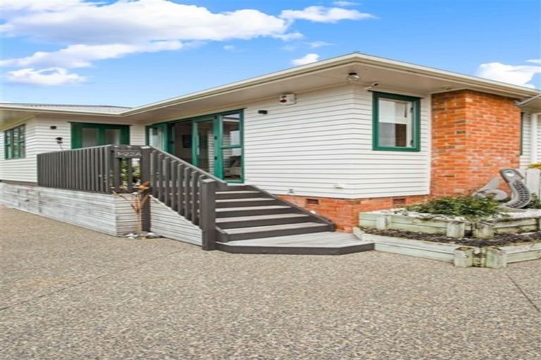 Photo of property in 1/22a Tomo Street, New Lynn, Auckland, 0600