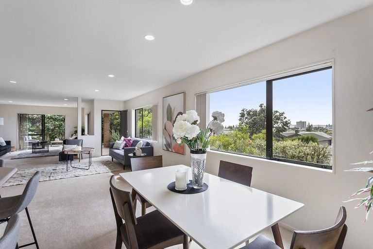 Photo of property in 59 Grovenor Drive, Orewa, 0931