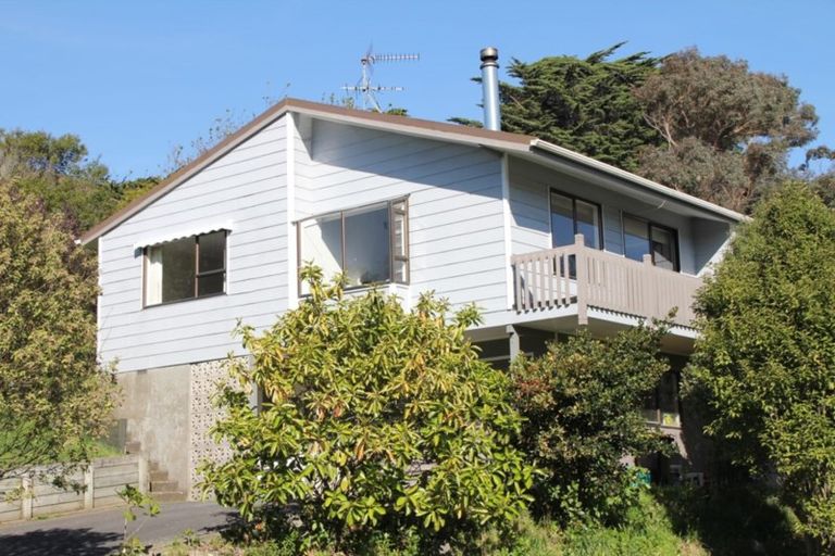 Photo of property in 6 Wingfield Place, Churton Park, Wellington, 6037