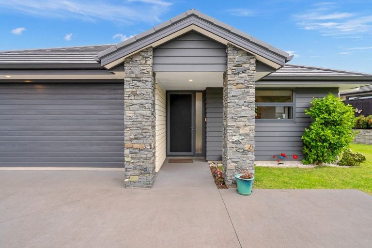 Photo of property in 18 Sycamore Drive, Sunnynook, Auckland, 0620