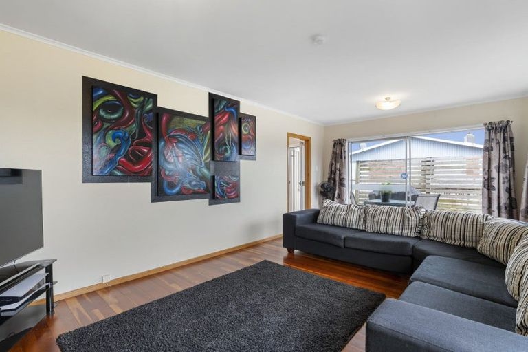 Photo of property in 254 Huatoki Street, Upper Vogeltown, New Plymouth, 4310