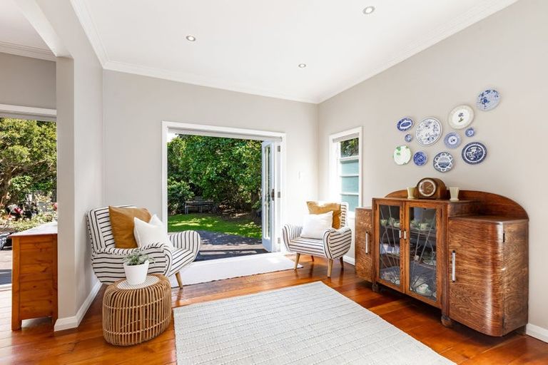 Photo of property in 20 Tuatoru Street, Eastbourne, Lower Hutt, 5013