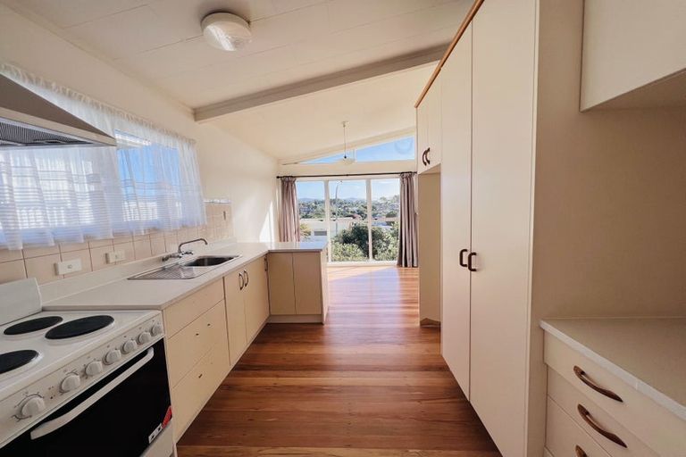 Photo of property in 122 Vodanovich Road, Te Atatu South, Auckland, 0610