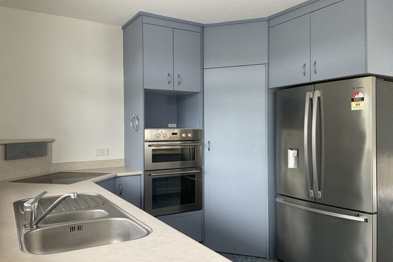 Photo of property in 22a Knightsbridge Drive, Forrest Hill, Auckland, 0620